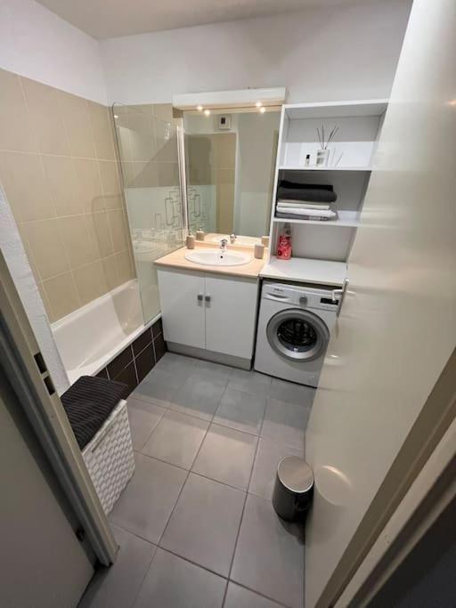 Apartament Joli Appt 45 M2 Avec Terrasse Lunel  Zewnętrze zdjęcie